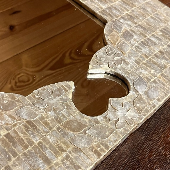 Mother of Pearl Capiz Shell Handmade Mosaic Floral Wall Art Mirror 16" x 16" - Picture 4 of 10